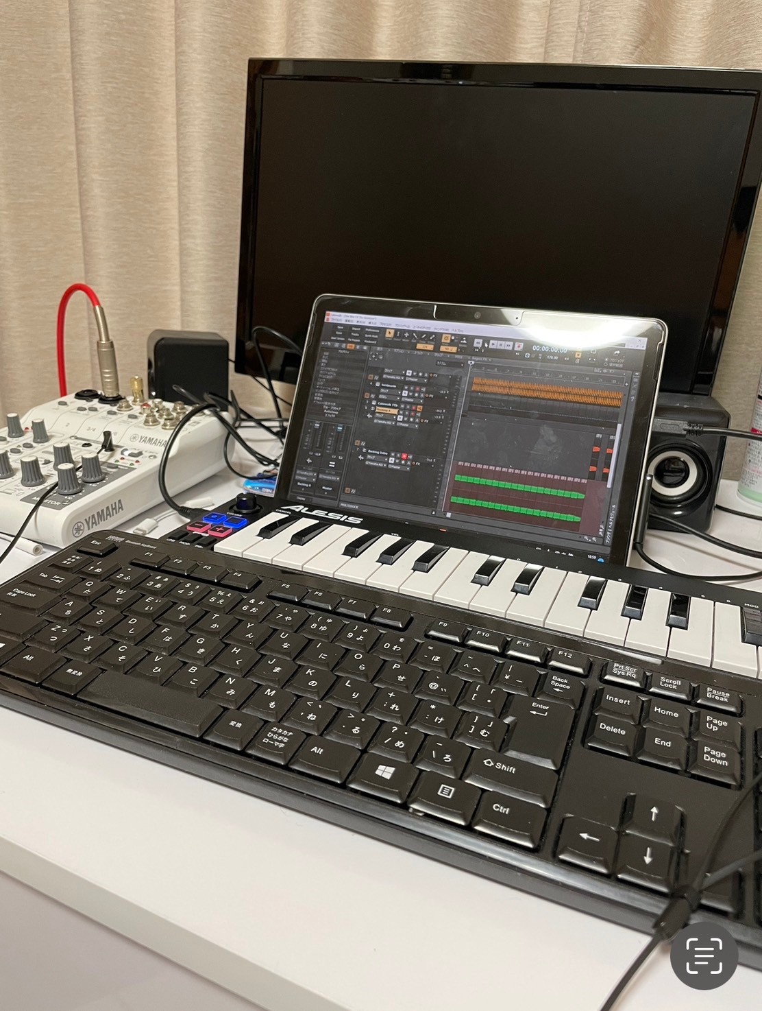 自宅にある音楽制作用の機材