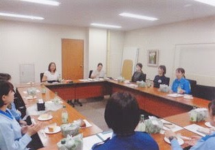 女性のキャリアアップを考える会(おいしいお弁当をいただきながら)