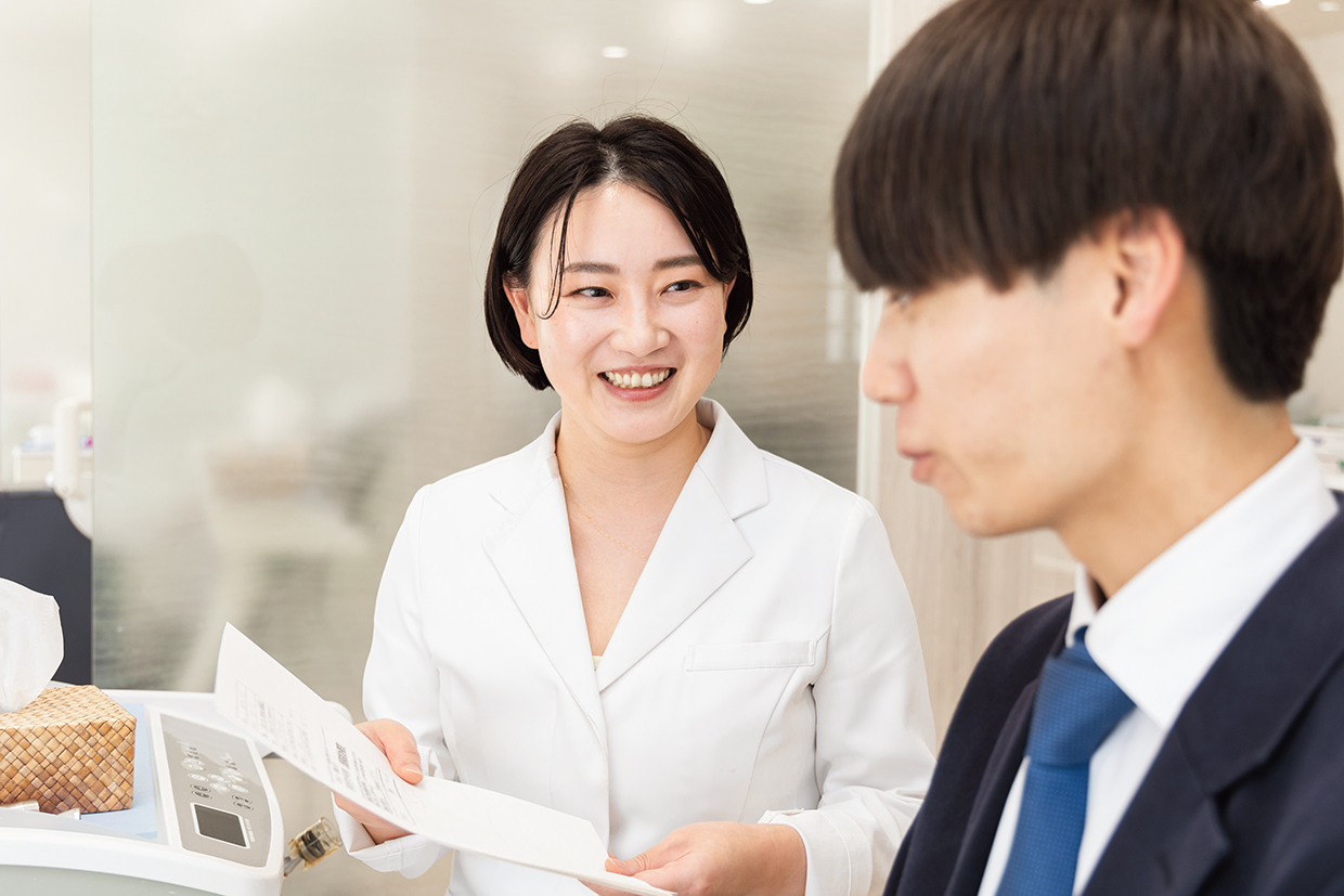 医療法人社団 PRIDE会 ①吉井矯正歯科クリニック/②三笠歯科医院に勤務する関口 奈緒美 さん（東邦歯科医療専門学校卒）