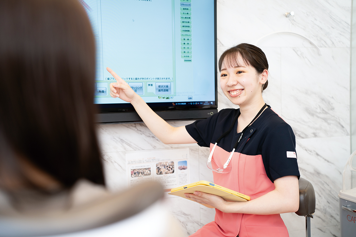 医療法人 キープトゥース 塚口むらうち歯科 矯正歯科に勤務する髙尾 楓実 さん（新大阪歯科衛生士専門学校卒）
