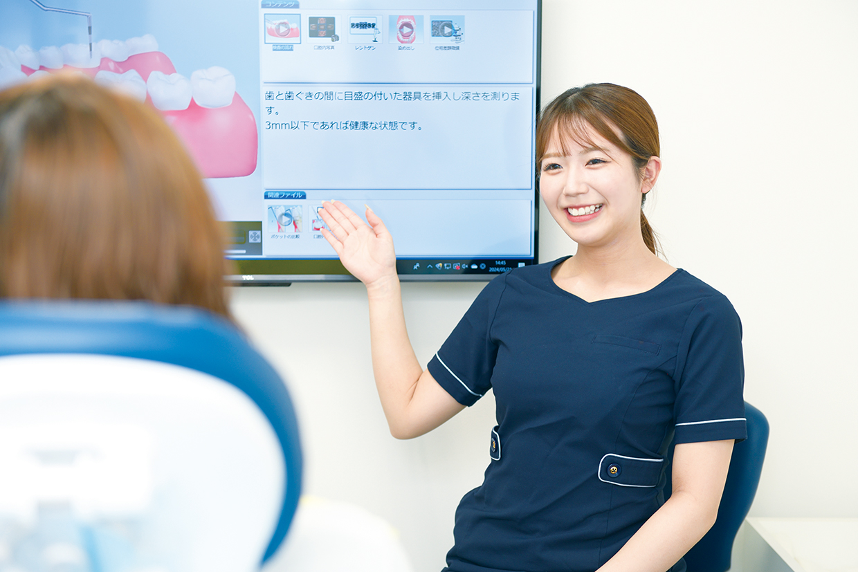 医療法人社団 翔翼会 戸塚モディシティデンタルクリニックに勤務する坂部 莉子 さん（日本医歯薬専門学校卒）