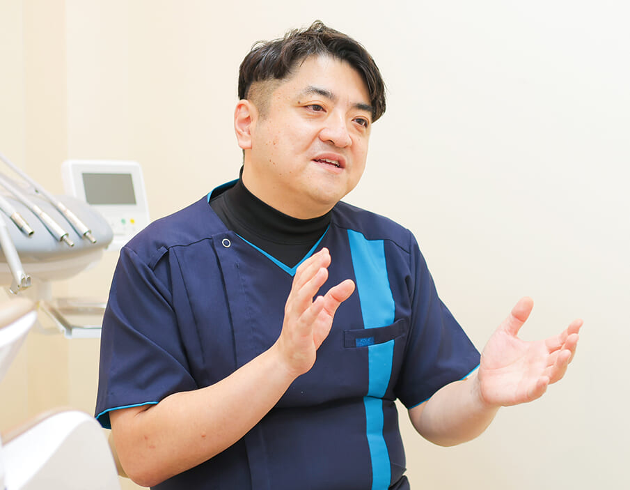 医療法人 仁徳会 アポロニア歯科クリニックに勤務する日野 謙一郎 先生（朝日大学卒）