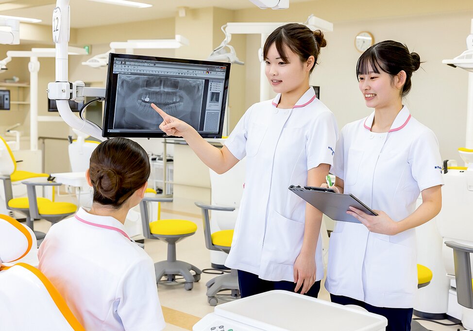 兵庫県の神戸総合医療専門学校の写真1