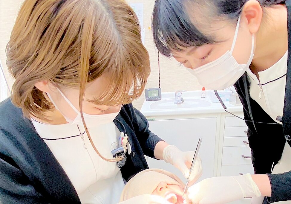 大阪府の(1)西中島ミナミ歯科クリニックまたは(2)新大阪ミナミ歯科クリニックまたは(3)今津ステーション歯科クリニックまたは(4)ミナミデンタルデザインクリニック梅田の写真3