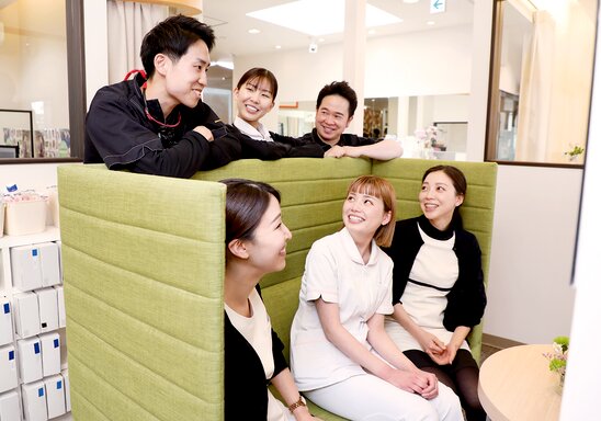 新患月150名で症例豊富！
各界著名人の来院も多数