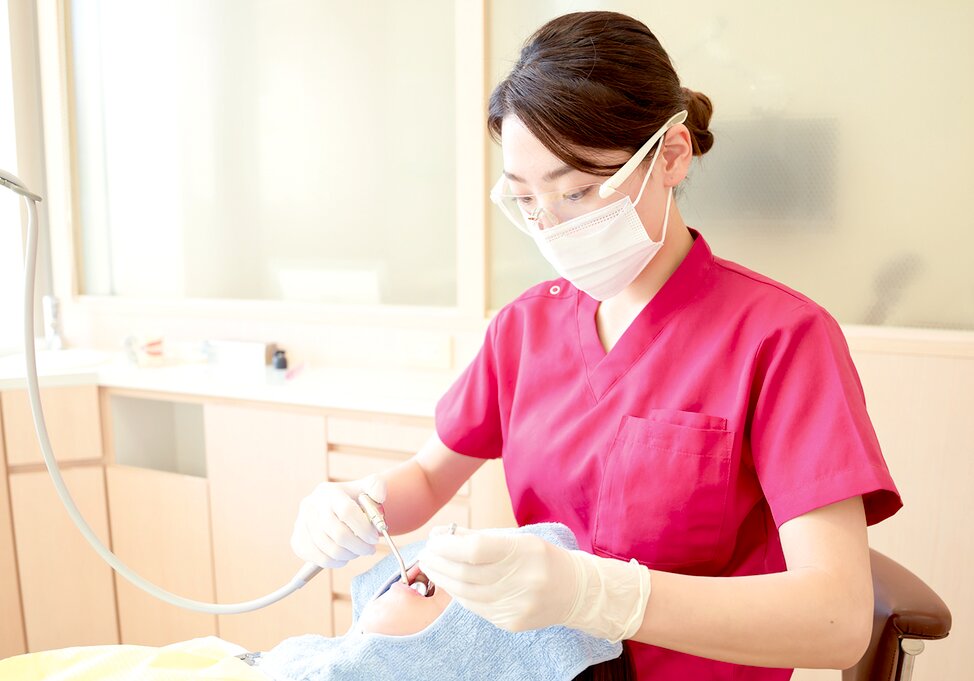 愛知県の(1)あつたの森歯科クリニックまたは(2)あかつき台歯科医院の写真1