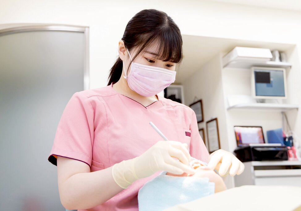 東京都の(1)芝大門歯科クリニックまたは(2)鈴木歯科医院の写真2