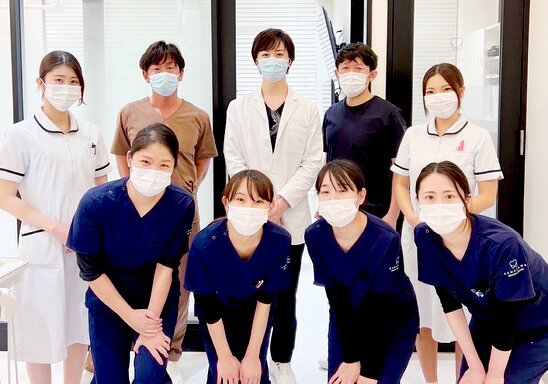完全週休2.5日制＋駅近2分
オフも仕事も充実！