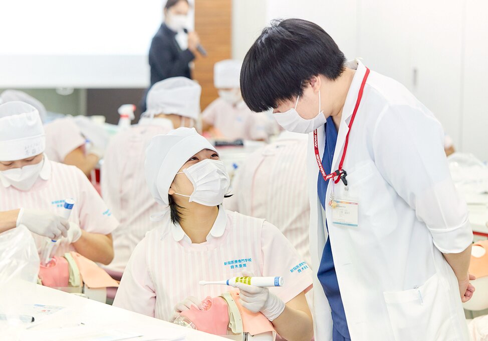東京都の新宿医療専門学校の写真1